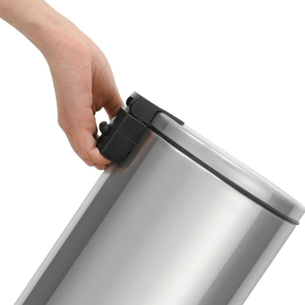 Caneca de Pedal en Acero Inoxidable 30 Litros Tramontina 94547030_3